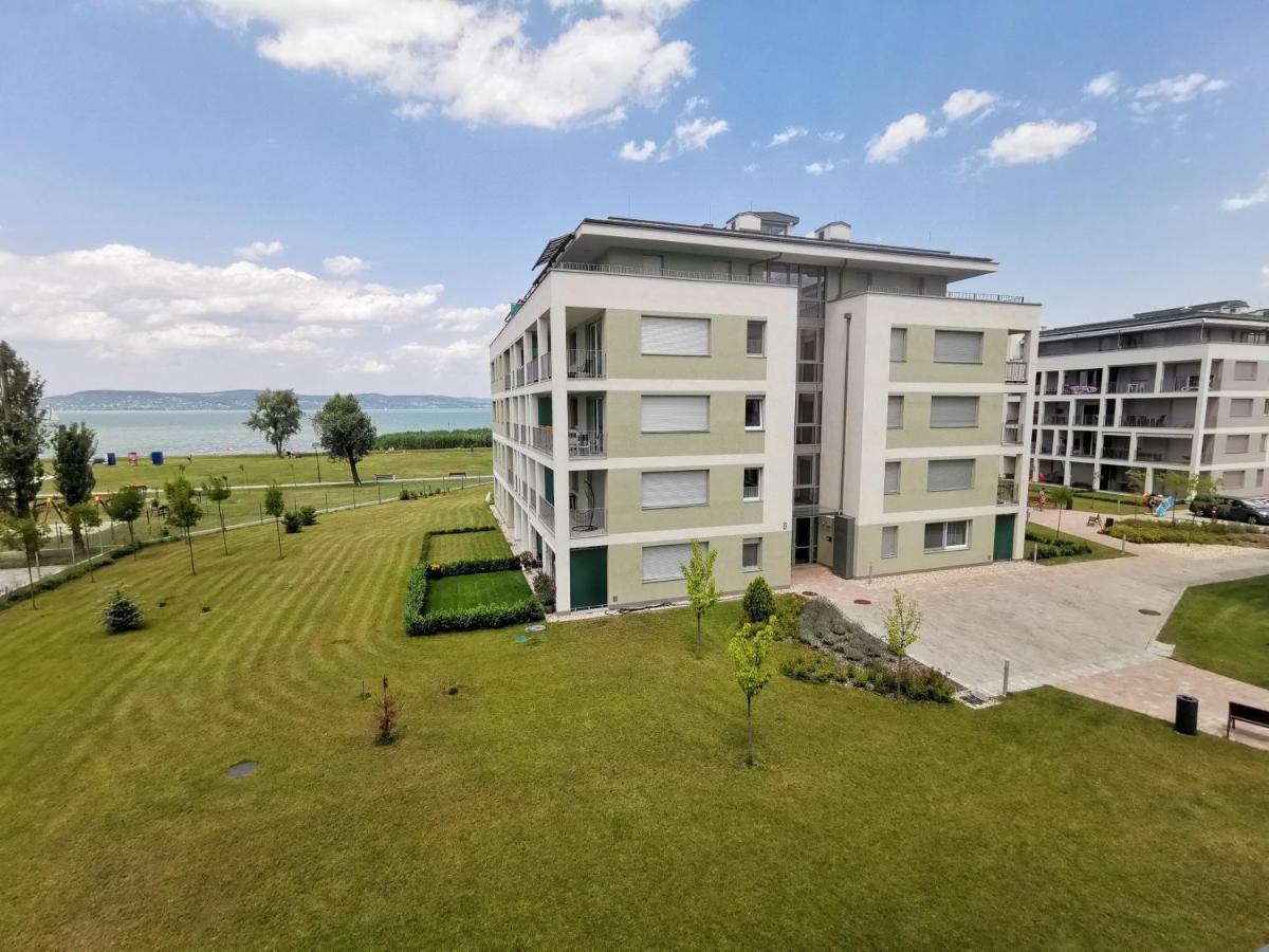 Vízpart Honvéd Apartman Balatonlelle Exterior foto