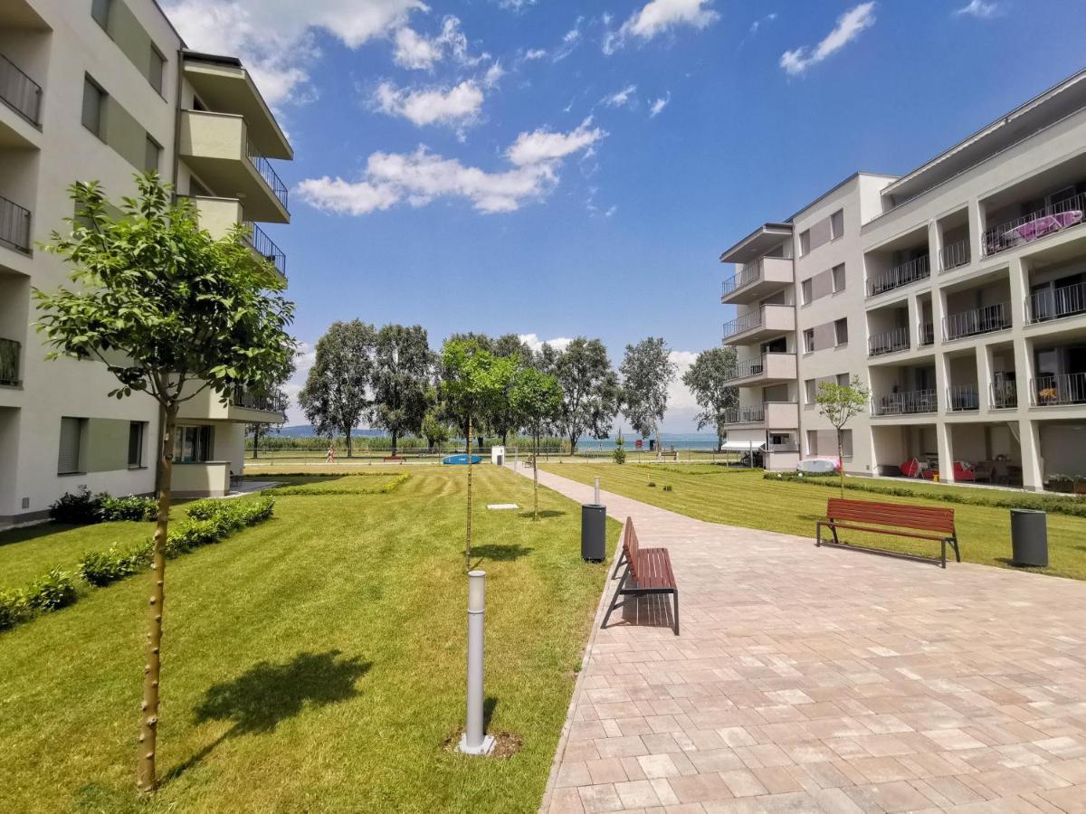 Vízpart Honvéd Apartman Balatonlelle Exterior foto