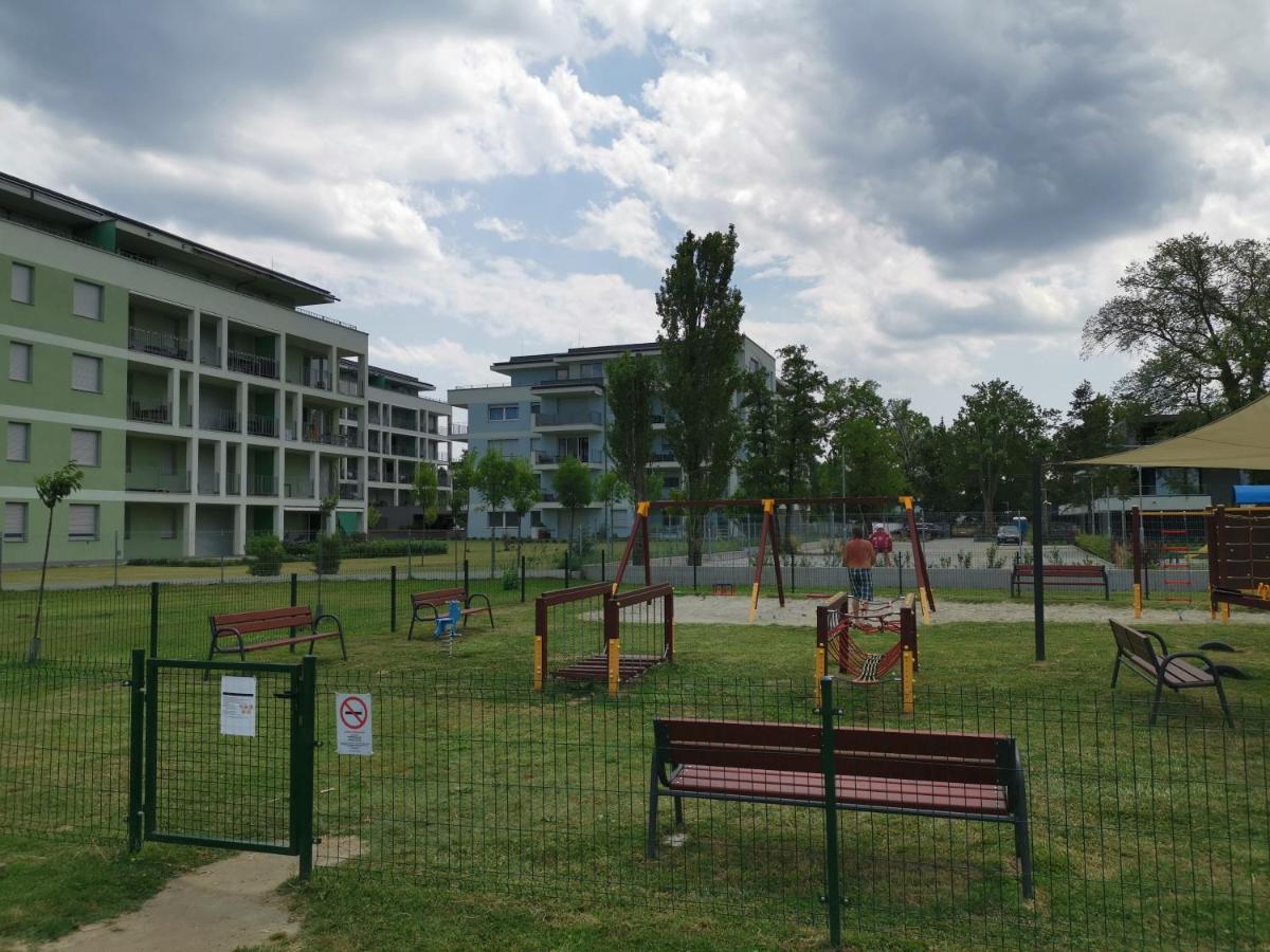 Vízpart Honvéd Apartman Balatonlelle Exterior foto