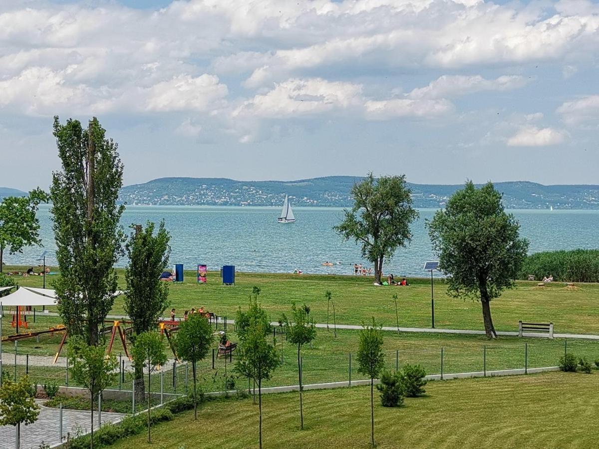 Vízpart Honvéd Apartman Balatonlelle Exterior foto